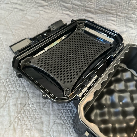 Seahorse SE57 Micro Hard Protective Case in black with rubber boot interior - Picture 13 of 15